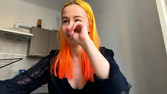 Snapshot of EmilyHein chatting on February 1, 2026, 11:08 am EmilyHein online show from February 1, 2026, 11:08 am