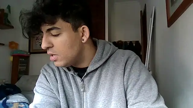 Snapshot of poliakovxx chatting on February 8, 2026, 9:40 am poliakovxx online show from February 8, 2026, 9:40 am