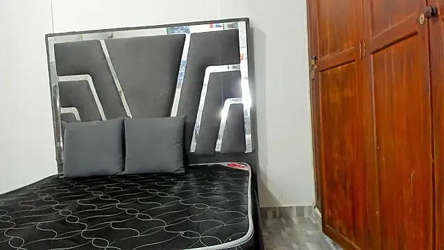 Sophiia88 online show from March 1, 2026, 12:05 pm