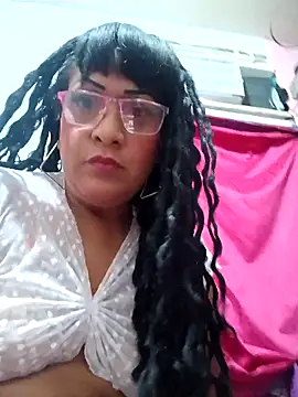 Snapshot of SabrinaColin chatting on April 12, 2026, 4:27 am SabrinaColin online show from April 12, 2026, 4:27 am