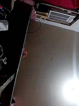 Snapshot of SabrinaColin chatting on April 5, 2026, 9:32 pm SabrinaColin online show from April 5, 2026, 9:32 pm