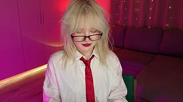 Mary Piersen online show from February 24, 2026, 11:05 pm