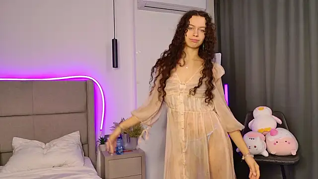 Snapshot of Luna_Starlight chatting on February 15, 2026, 9:14 pm Luna Starlight online show from February 15, 2026, 9:14 pm