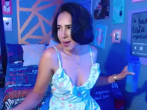 Evelyn lovers  online show from March 25, 2026, 12:33 am