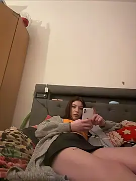 Snapshot of SofieKayla chatting on February 8, 2026, 6:27 pm SofieKayla online show from February 8, 2026, 6:27 pm