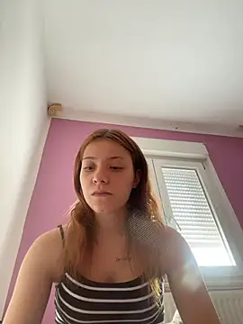 Snapshot of SofieKayla chatting on April 10, 2026, 2:13 pm SofieKayla online show from April 10, 2026, 2:13 pm