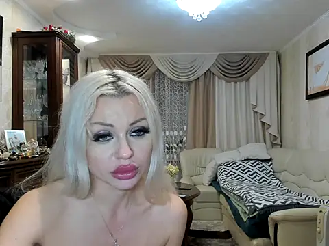 Roxxxy Royce online show from April 13, 2026, 12:36 am