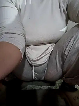 Snapshot of Tulip_ii chatting on February 2, 2026, 2:43 am Tulip ii online show from February 2, 2026, 2:43 am