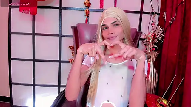 Snapshot of Karol_Vanessa__ chatting on May 31, 2026, 9:48 pm Karol Vanessa online show from May 31, 2026, 9:48 pm