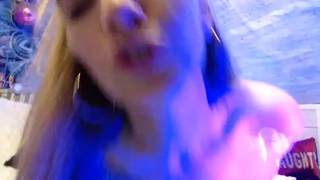 Roxxxanne069 online show from March 11, 2026, 4:39 am