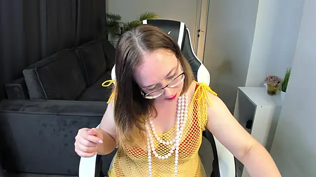 Snapshot of Dixon_Ross chatting on June 19, 2026, 11:38 am Dixon Ross online show from June 19, 2026, 11:38 am