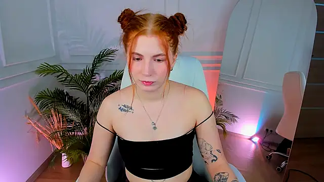 Snapshot of MiraBoom chatting on April 5, 2026, 9:10 pm MiraBoom online show from April 5, 2026, 9:10 pm