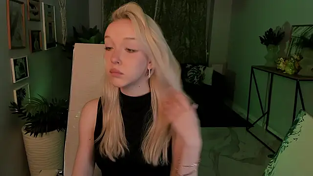 Snapshot of MaoqiBeverly chatting on February 16, 2026, 5:44 pm MaoqiBeverly online show from February 16, 2026, 5:44 pm