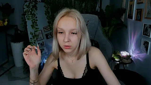 Snapshot of MaoqiBeverly chatting on May 19, 2026, 8:21 am MaoqiBeverly online show from May 19, 2026, 8:21 am