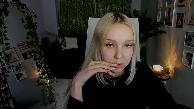 Snapshot of MaoqiBeverly chatting on May 9, 2026, 1:25 pm MaoqiBeverly online show from May 9, 2026, 1:25 pm