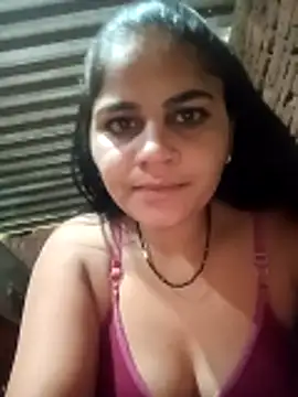 Snapshot of Nisha_011 chatting on February 8, 2026, 5:05 am Nisha 011 online show from February 8, 2026, 5:05 am