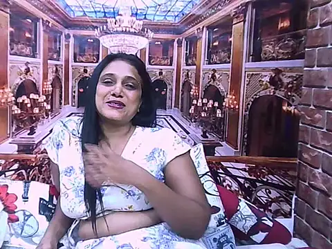 IndianSexyLady20 online show from May 15, 2026, 6:44 am