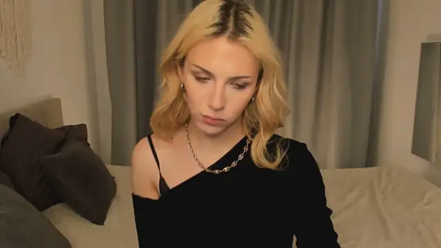 Snapshot of Tiffany__King chatting on July 24, 2026, 11:06 am Tiffany King online show from July 24, 2026, 11:06 am
