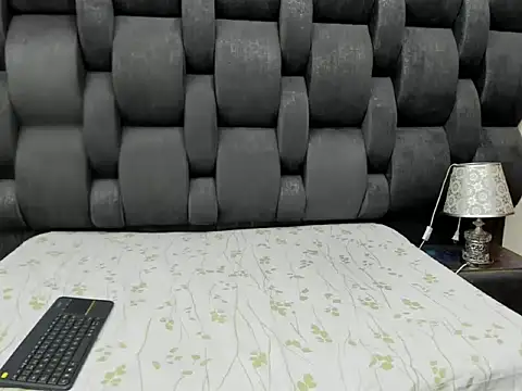 Snapshot of vlisper chatting on February 10, 2026, 5:56 pm vlisper online show from February 10, 2026, 5:56 pm