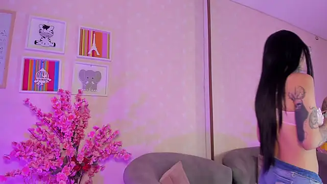 Snapshot of Ashley_Blum_ chatting on April 1, 2026, 1:41 pm Ashley Blum online show from April 1, 2026, 1:41 pm