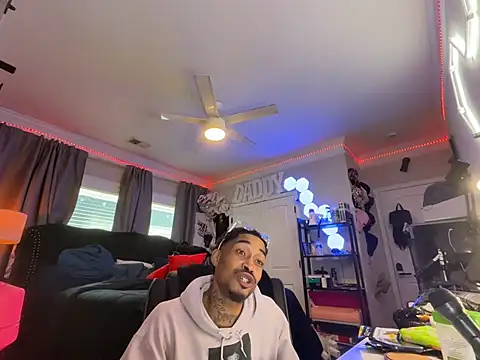 StillArQuez online show from July 21, 2026, 3:57 pm