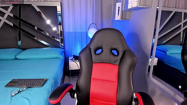 Snapshot of Magic_ivy chatting on February 9, 2026, 8:18 pm Magic ivy online show from February 9, 2026, 8:18 pm