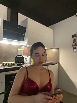 Just-Lilly online show from March 7, 2026, 12:43 pm