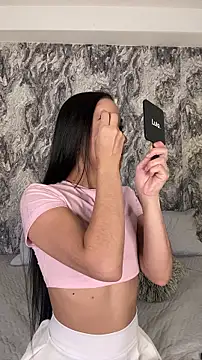 Snapshot of Mialarouse chatting on February 2, 2026, 10:42 pm Mialarouse online show from February 2, 2026, 10:42 pm