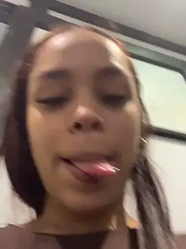 CarolineFyre online show from June 1, 2026, 1:22 pm