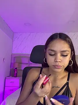 Snapshot of CarolineFyre chatting on April 6, 2026, 12:50 pm CarolineFyre online show from April 6, 2026, 12:50 pm