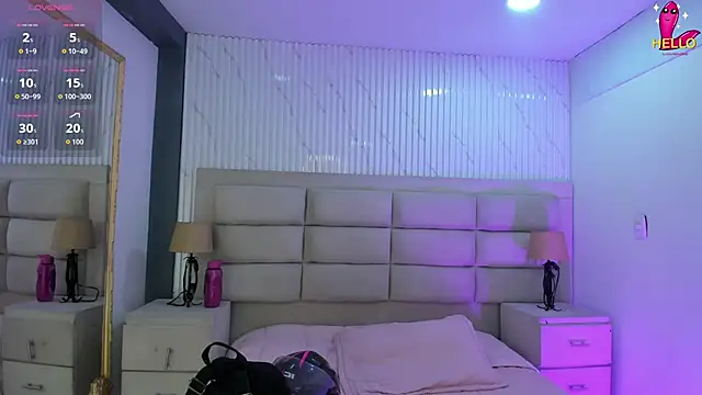 Snapshot of CarolineFyre chatting on April 4, 2026, 12:34 pm CarolineFyre online show from April 4, 2026, 12:34 pm