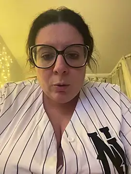 JasmineGlow7 online show from March 29, 2026, 10:22 pm