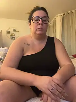 JasmineGlow7 online show from March 14, 2026, 11:33 pm