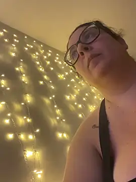 JasmineGlow7 online show from May 20, 2026, 10:29 pm