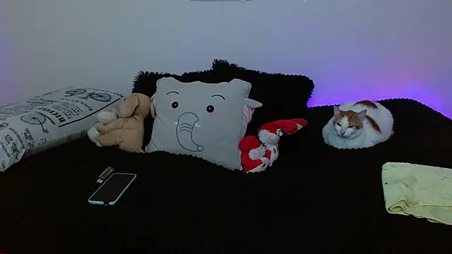 miadavisXXX online show from April 15, 2026, 7:58 pm