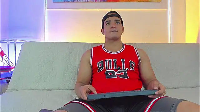 Snapshot of jhon_nicolas chatting on April 8, 2026, 12:12 am jhon nicolas online show from April 8, 2026, 12:12 am