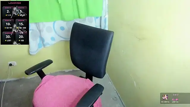 LuciaMiilf online show from March 12, 2026, 4:55 pm