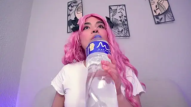 Snapshot of loveegirll1 chatting on March 1, 2026, 3:17 am loveegirll1 online show from March 1, 2026, 3:17 am