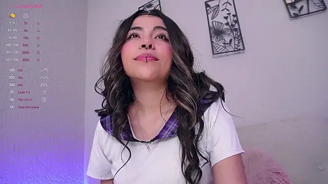 Snapshot of loveegirll1 chatting on February 12, 2026, 4:34 am loveegirll1 online show from February 12, 2026, 4:34 am