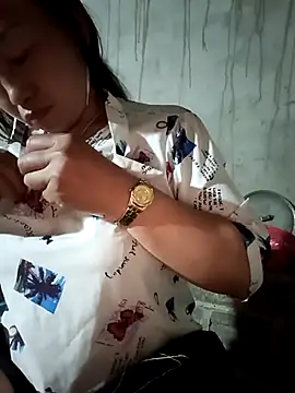 Snapshot of baby_112233 chatting on April 14, 2026, 2:00 pm baby 112233 online show from April 14, 2026, 2:00 pm