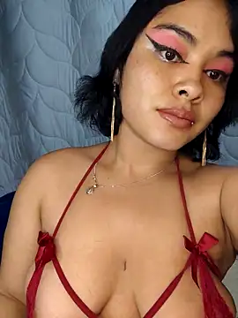 Snapshot of zoe_love18 chatting on April 16, 2026, 3:51 am zoe love18 online show from April 16, 2026, 3:51 am