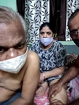 HoneyHush online show from March 29, 2026, 5:25 pm