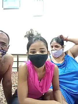 HoneyHush online show from April 11, 2026, 7:16 am