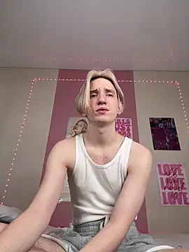 Snapshot of Ron_Vilss chatting on February 12, 2026, 4:34 am Ron Vilss online show from February 12, 2026, 4:34 am