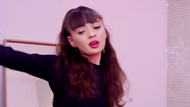 KayaRosse online show from March 19, 2026, 5:29 am