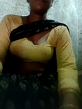 Snapshot of Sadhna_Bhabi143 chatting on July 13, 2026, 10:14 am Sadhna Bhabi143 online show from July 13, 2026, 10:14 am