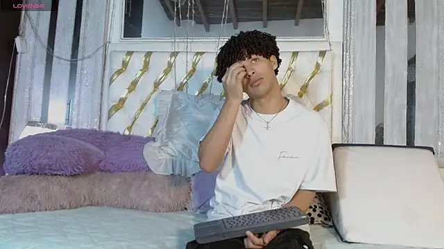 Snapshot of ian_smith_ chatting on April 6, 2026, 11:44 am ian smith online show from April 6, 2026, 11:44 am