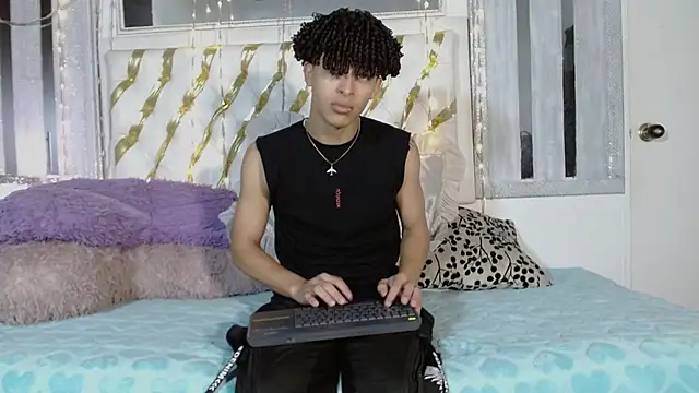 Snapshot of ian_smith_ chatting on March 3, 2026, 11:28 am ian smith online show from March 3, 2026, 11:28 am