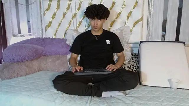 Snapshot of ian_smith_ chatting on April 9, 2026, 12:11 pm ian smith online show from April 9, 2026, 12:11 pm