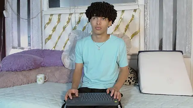 Snapshot of ian_smith_ chatting on April 7, 2026, 11:56 am ian smith online show from April 7, 2026, 11:56 am